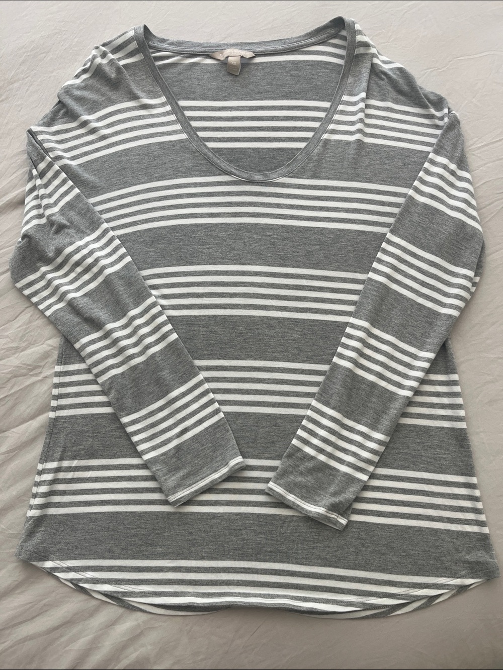 Banana Republic Gray & White Striped Long Sleeve Scoop Neck Top